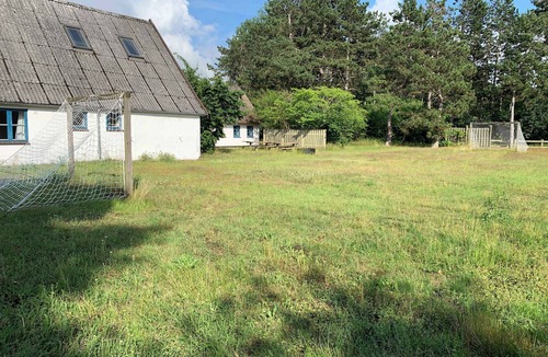 Hoeve Strand House | 13-room holiday home, 500 m to the beach