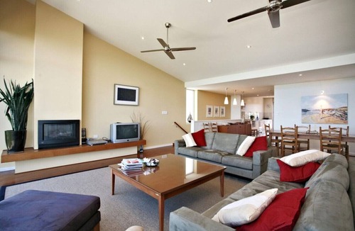 Hayborough House | 13 Seagull Avenue, Chiton