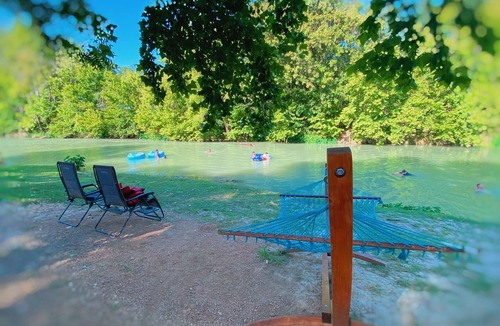 Prairie Lea House | #13 Son's Blue River Camp Glamping Cabin w/1 Queen, 1 Twin