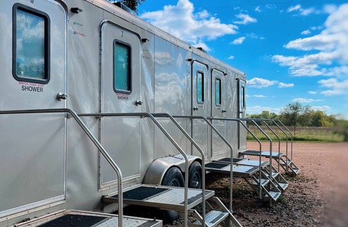 Prairie Lea House | #13 Son's Blue River Camp Glamping Cabin w/1 Queen, 1 Twin