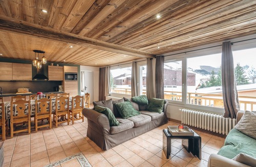 Mont-de-Lans Apartment | 130m² apartment at the foot of the slopes - fireplace - private 2-car garage