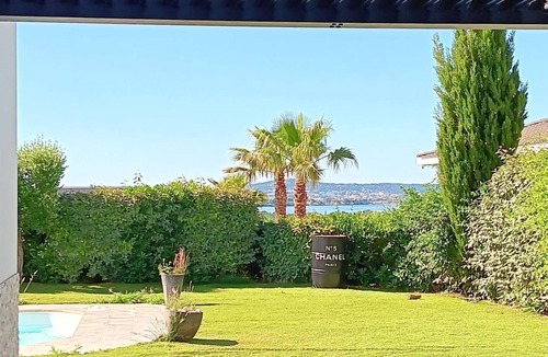 Poussan House | 130m3 loft with view of Thau Lagoon and sea