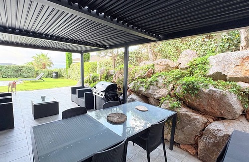 Poussan House | 130m3 loft with view of Thau Lagoon and sea