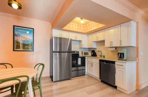 Bay Esplanade Apartment | 131 · ☀Pool✔ Kitchen✔ Beach✔ Self Checkin✔ Free Parking✔