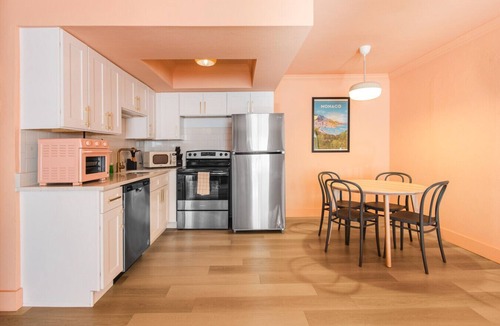 Bay Esplanade Apartment | 132 · ☀Pool✔ Kitchen✔ Beach✔ Self Checkin✔ Free Parking✔