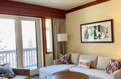 Stowe Area Resort | 1326 Studio Last Run Lodge | Spruce Peak Lodge | Mountain Views @ The Stowe Mountain Resort