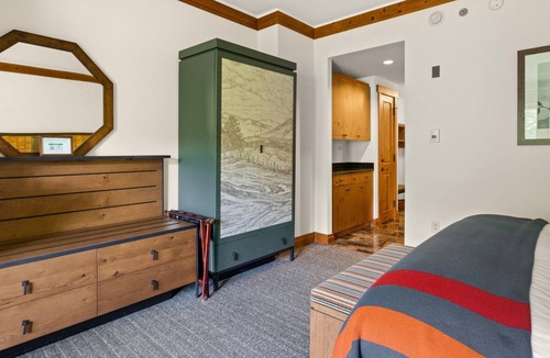 Stowe Area Resort | 1326 Studio Last Run Lodge | Spruce Peak Lodge | Mountain Views @ The Stowe Mountain Resort