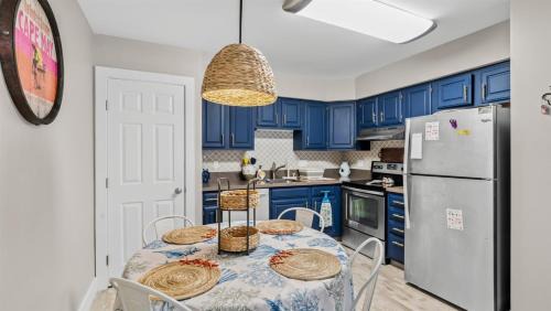 Village Green House | 1341 Vermont Ave, Unit B