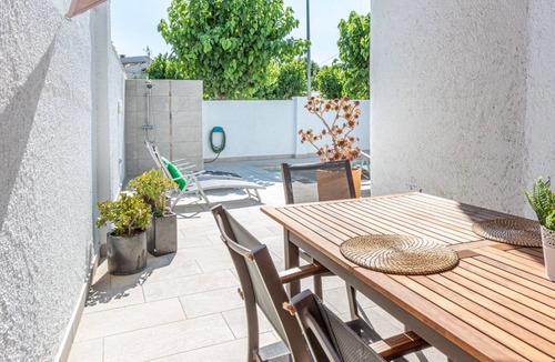 Empuriabrava Ski Chalet | 137-Empuriabrava house ground floor with pool-
