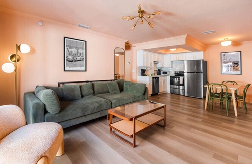 Bay Esplanade Apartment | 138 · ☀Pool✔ Kitchen✔ Beach✔ Self Checkin✔ Free Parking✔