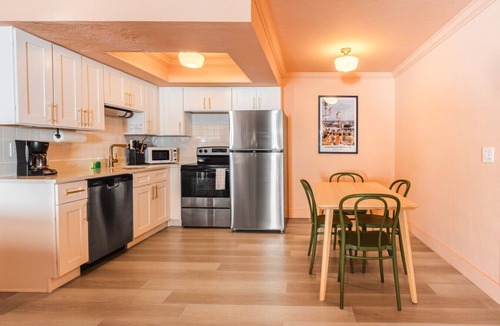 Bay Esplanade Apartment | 138 · ☀Pool✔ Kitchen✔ Beach✔ Self Checkin✔ Free Parking✔