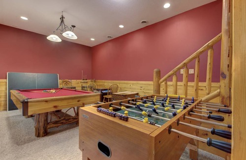 Pigeon Forge Cabin | 139 m² Cabin ∙ 4 bedrooms ∙ 12 guests