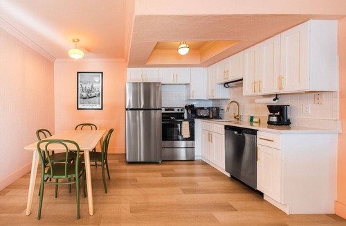Bay Esplanade Apartment | 139 · ☀Pool✔ Kitchen✔ Beach✔ Self Checkin✔ Free Parking✔