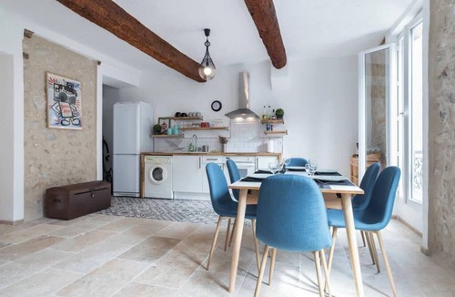 Antibes Old Town Apartment | (13c) Le marche Provencal