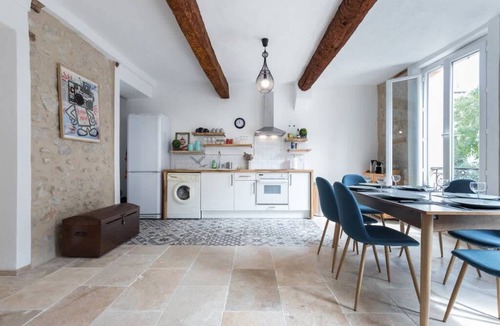 Antibes Old Town Apartment | (13c) Le marche Provencal