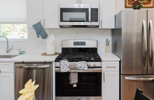 Milton Apartment | 14/1 - 3BR Milton - Cozy Apt near Blue Hills Museum