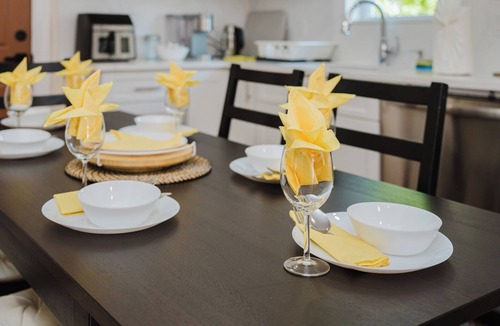 Milton Apartment | 14/1 - 3BR Milton - Cozy Apt near Blue Hills Museum