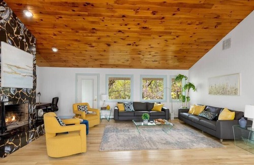 Monroe House | 14-Acre Hudson Valley Oasis