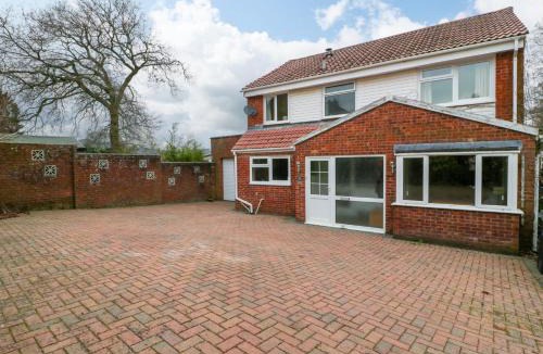 Lydney House | 14 Birchwood Road