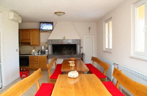 Dusina House | 14-Guest Holiday Home in Vrgorac