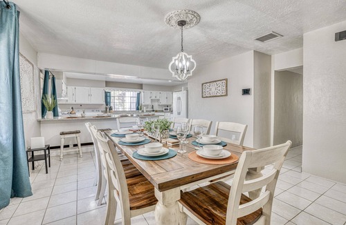 El Paso House | 🌴14 GUESTS/FULL KITCHEN/BACKYARD/5 ROOMS