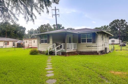 Sunshine House | 14 Mi to Downtown Baton Rouge: Plaquemine Retreat