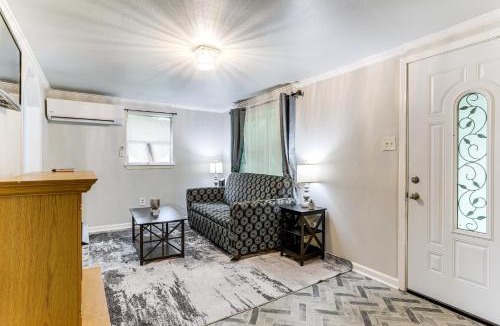 Sunshine House | 14 Mi to Downtown Baton Rouge: Plaquemine Retreat