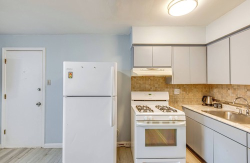 Ashburn Apartment | 14 Mi to Dtwn Chicago: Studio in Ashburn!