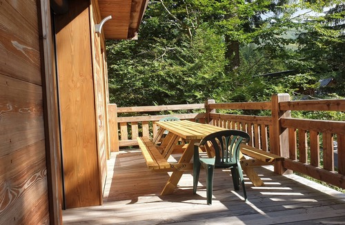 Laveissiere Ski Chalet | 14-person chalet in the heart of the ski resort. Handicap tourism