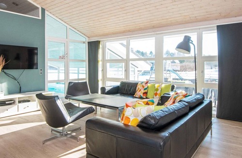 Lyngsbæk Strand House | 14 person holiday home in Ebeltoft