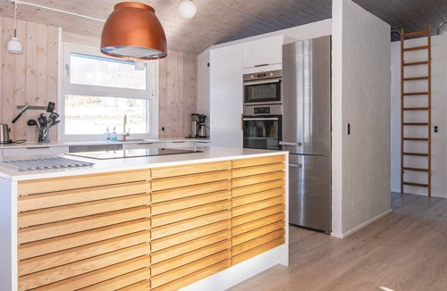Lyngsbæk Strand House | 14 person holiday home in Ebeltoft