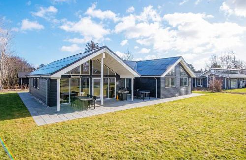 Juelsminde House | 14 person holiday home in Juelsminde