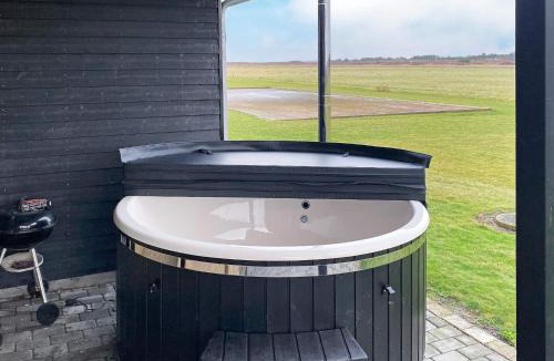 Houvig House | 14 person holiday home in Ringk bing
