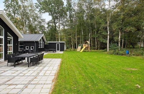 Strøby Ladeplads House | 14 person holiday home in Strøby