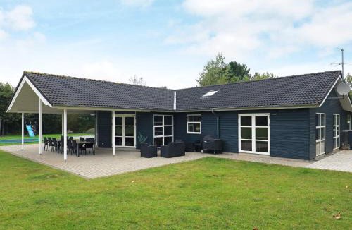Sundstrup House | 14 person holiday home in H jslev