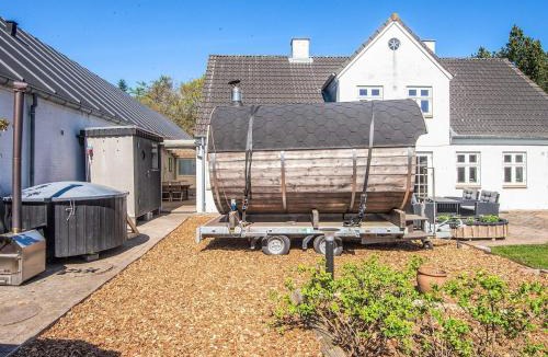 Favrlund House | 14 person holiday home in Ribe