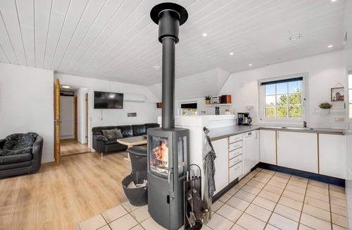 Sondervig Cottage | 14-person pool house with plenty of activity options - 1031