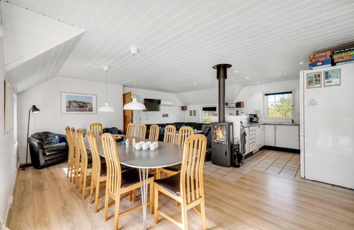 Sondervig Cottage | 14-person pool house with plenty of activity options - 1031