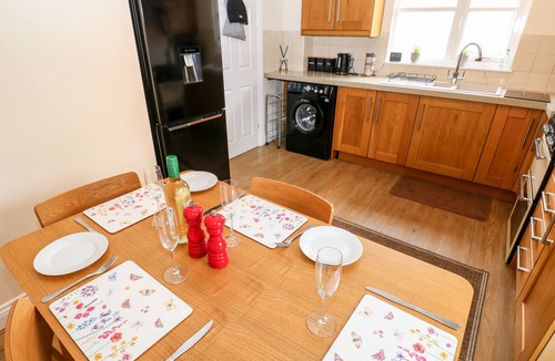 Rothbury Cottage | 14 THE MALTINGS, pet friendly, with a garden in Rothbury