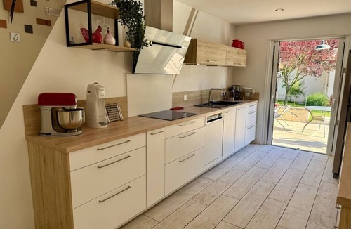 Saint-Saturnin-les-Avignon House | 140 m² villa with swimming pool near Avignon
