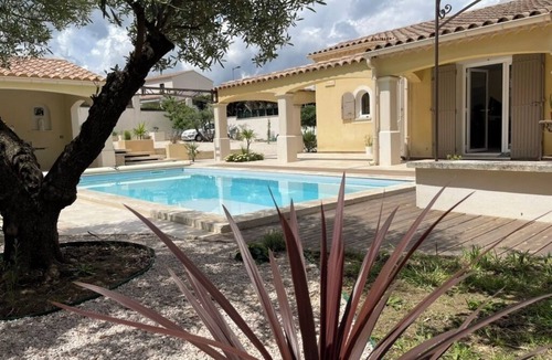 Saint-Saturnin-les-Avignon House | 140 m² villa with swimming pool near Avignon