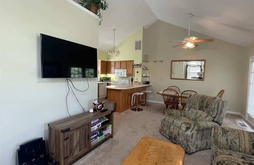 Mercersburg Condo | 14022 Maple Way