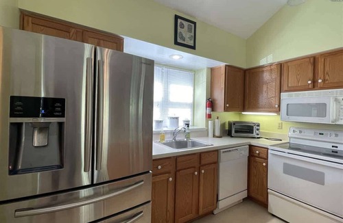 Mercersburg Condo | 14022 Maple Way