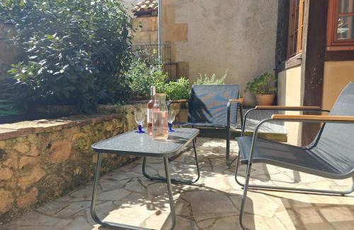 Bergerac House | 140m2 du XVIIe, plein centre & extérieur, 6-9 pers