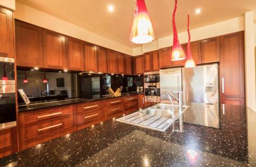 Bowhill House | 141 Providence Drive, Bowhill