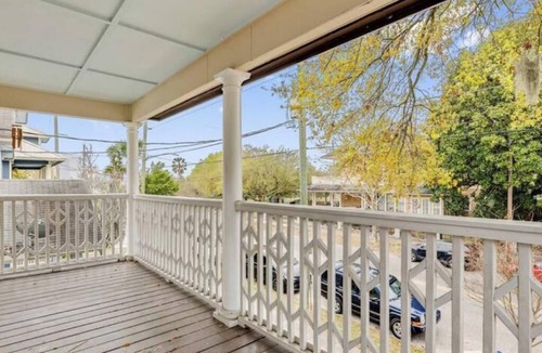 Springfield Apartment | 1413- Just Peachy, Spacious Entertaining, Arenas 1 Mile, Pet & Family Friendly