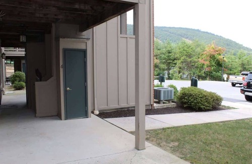 Mercersburg House | 14175 Northern Lights Drive, #6 | Slope Side Condo