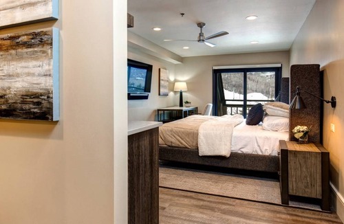 North Park City Condo | 142 m² Condo ∙ 3 bedrooms ∙ 8 guests