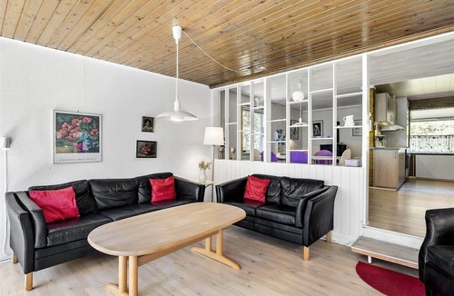 Oster Somarken House | 1438 Aakirkeby - Sortspættevej 10