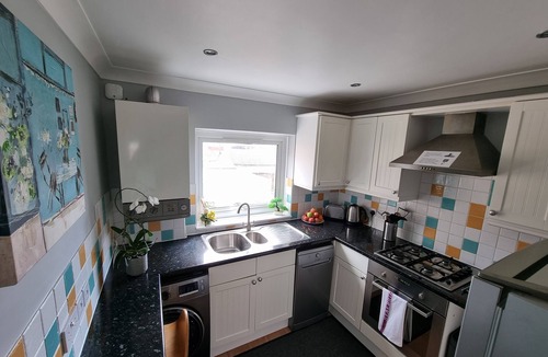 Stanwell Apartment | 144 - ExcellentStays - 2 Bedroom Flat